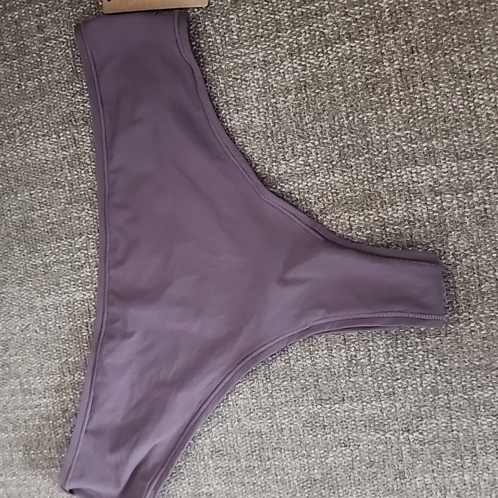 Skims Fits Everyong Seamless Thong